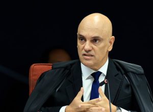 alexandre-de-moraes,-oswaldo-eustaquio-e-o-paradoxo-de-enfraquecer-a-democracia-para-protege-la