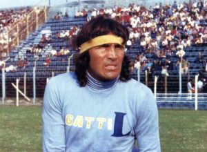 ‘el-loco’:-morre-hugo-gatti,-ex-goleiro-e-idolo-do-boca-junior,-aos-80-anos